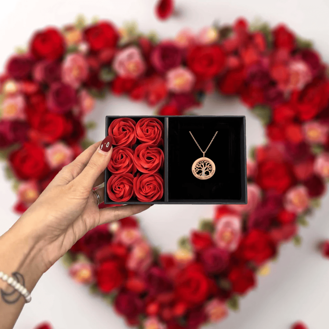 Familienbaum Kette mit gravierten Namen und Zirkonia
